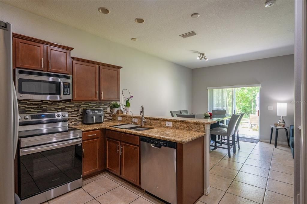 For Rent: $2,450 (3 beds, 2 baths, 1778 Square Feet)