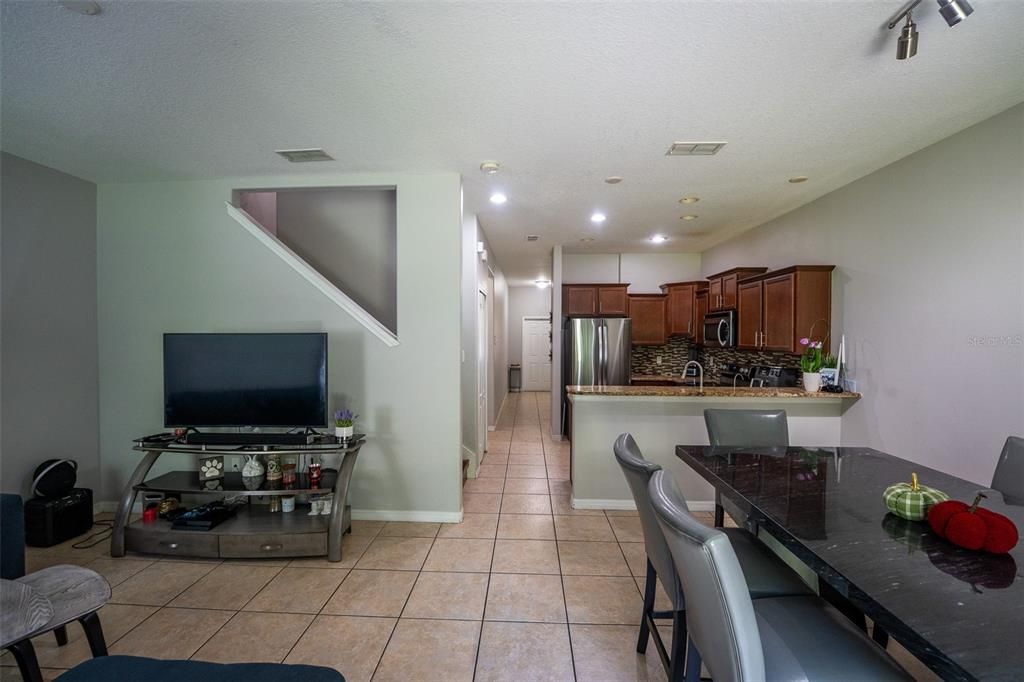 For Rent: $2,450 (3 beds, 2 baths, 1778 Square Feet)