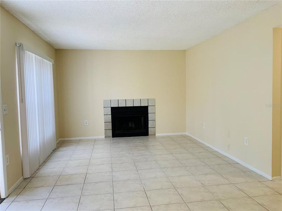 For Rent: $1,550 (2 beds, 2 baths, 912 Square Feet)