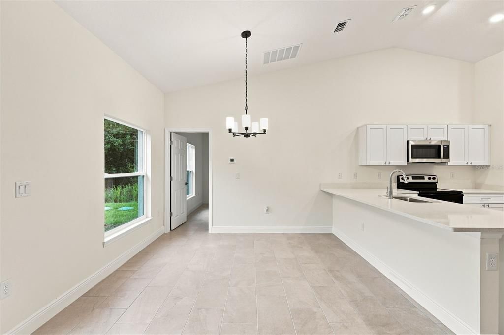 En Venta: $344,900 (4 camas, 2 baños, 1647 Pies cuadrados)