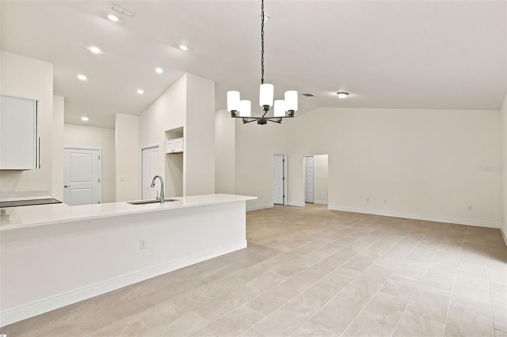 En Venta: $344,900 (4 camas, 2 baños, 1647 Pies cuadrados)
