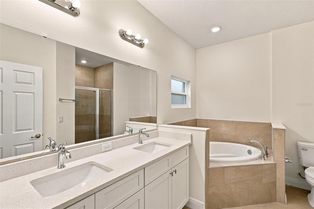 En Venta: $344,900 (4 camas, 2 baños, 1647 Pies cuadrados)