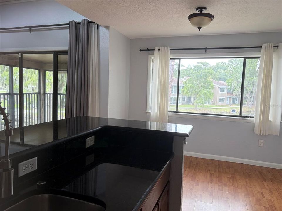 For Sale: $135,000 (1 beds, 1 baths, 591 Square Feet)