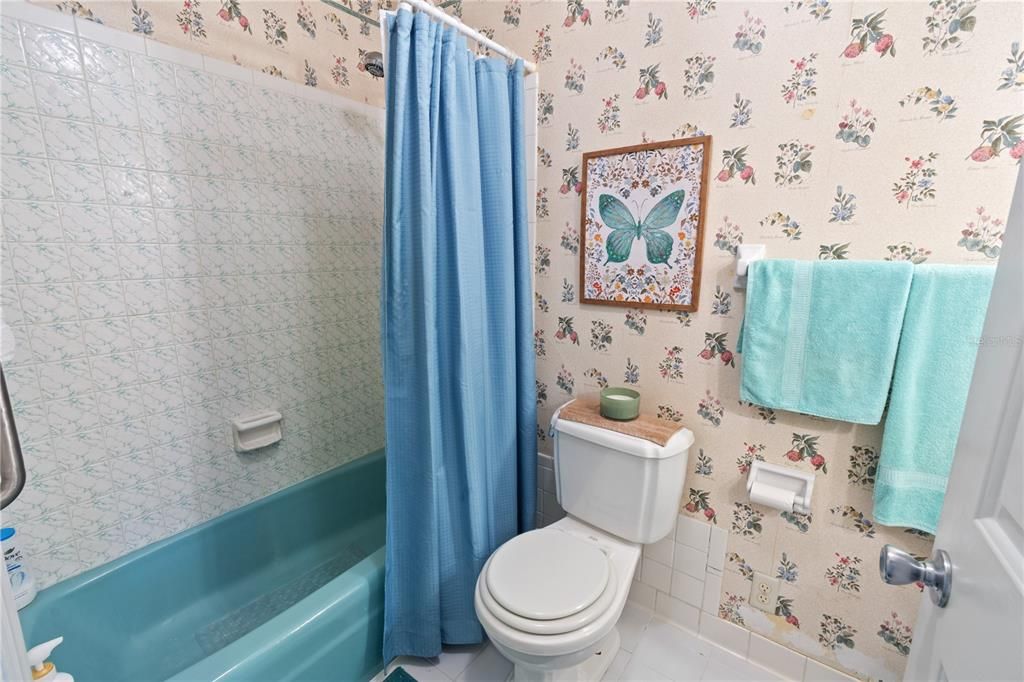 На продажу: $320,000 (3 спален, 2 ванн, 1940 Квадратных фут)