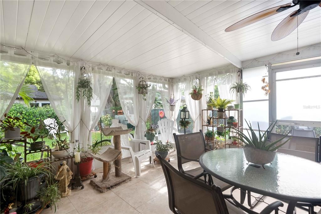 Activo con contrato: $248,500 (3 camas, 2 baños, 1250 Pies cuadrados)