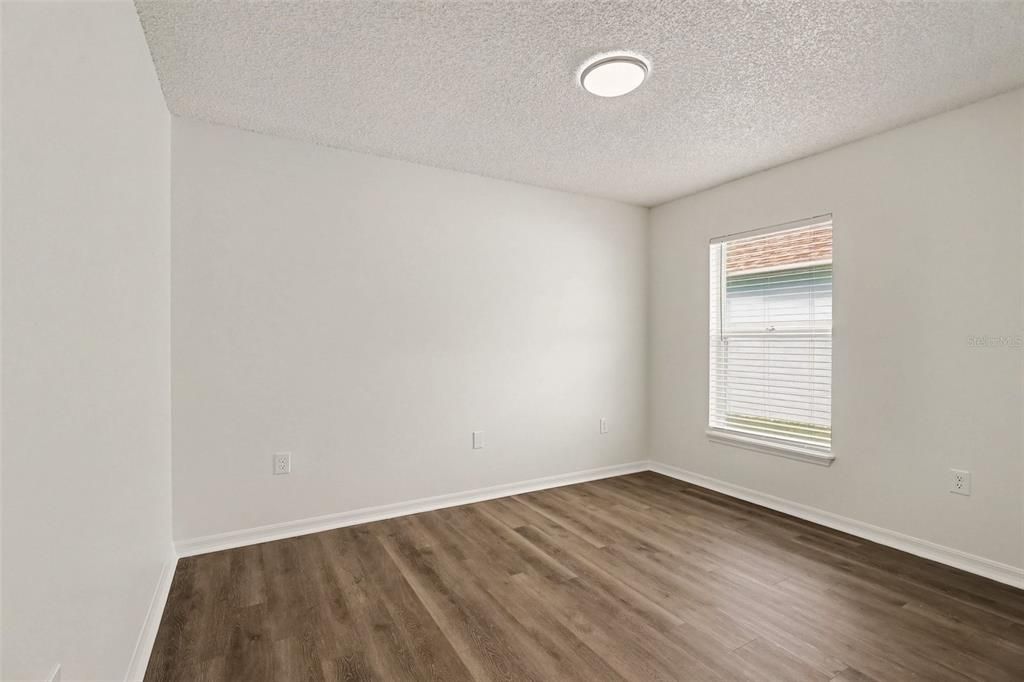 For Sale: $259,900 (3 beds, 2 baths, 1292 Square Feet)