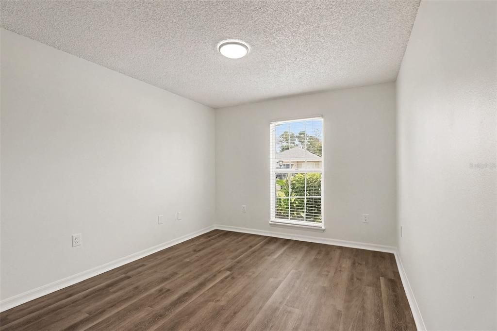 For Sale: $259,900 (3 beds, 2 baths, 1292 Square Feet)