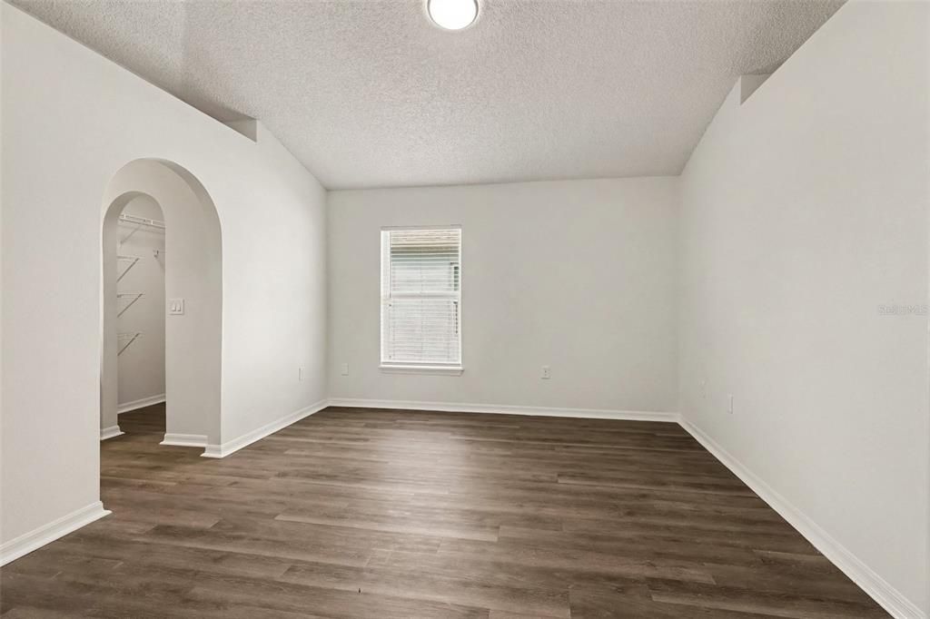 For Sale: $259,900 (3 beds, 2 baths, 1292 Square Feet)