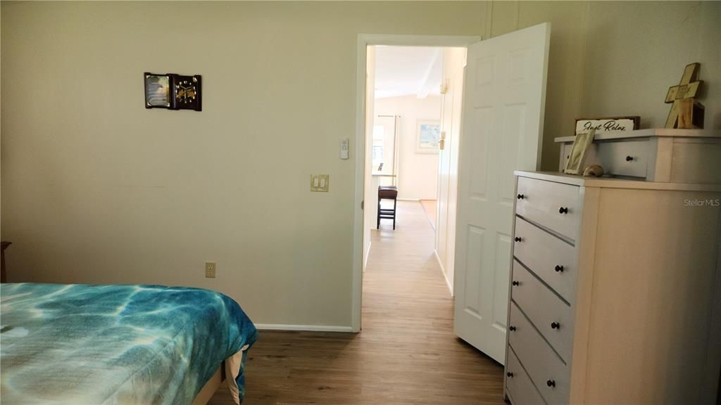 For Sale: $159,900 (2 beds, 2 baths, 1144 Square Feet)