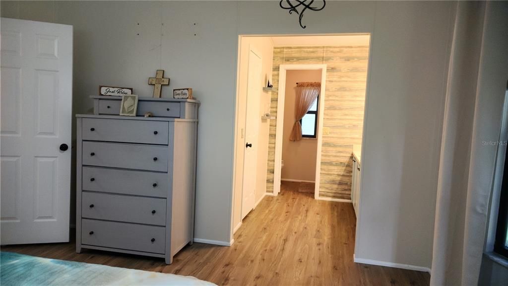 For Sale: $159,900 (2 beds, 2 baths, 1144 Square Feet)
