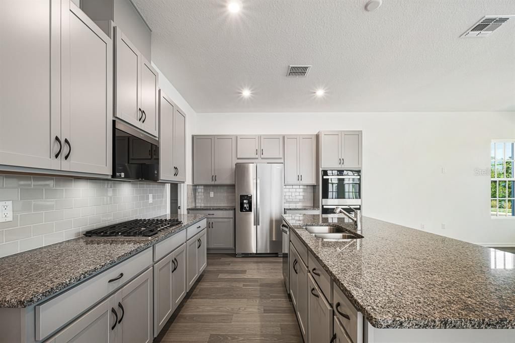 For Rent: $4,300 (3 beds, 2 baths, 1671 Square Feet)