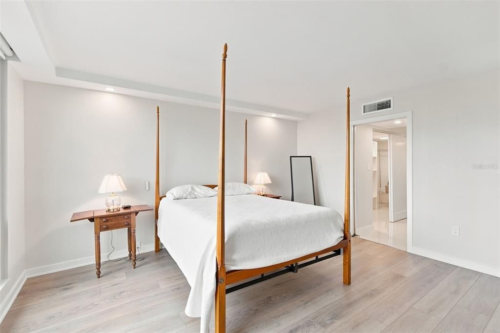В аренду: $3,950 (2 спален, 2 ванн, 1247 Квадратных фут)