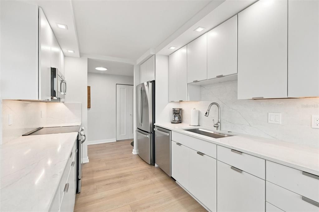 В аренду: $3,950 (2 спален, 2 ванн, 1247 Квадратных фут)