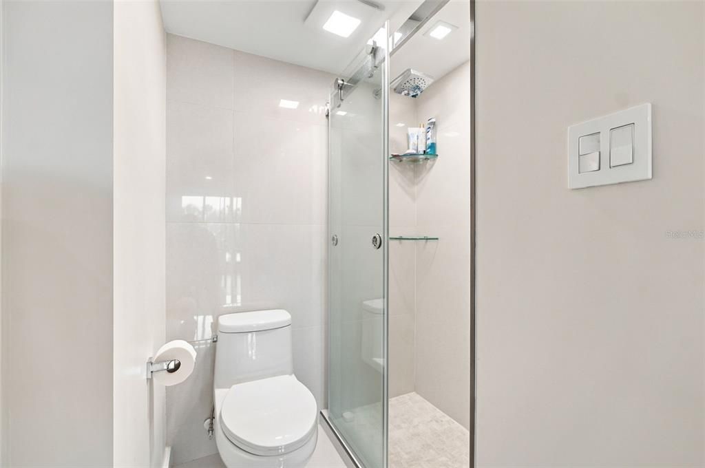 В аренду: $3,950 (2 спален, 2 ванн, 1247 Квадратных фут)