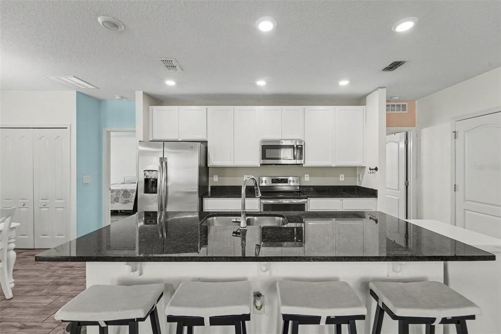 На продажу: $370,000 (3 спален, 2 ванн, 1616 Квадратных фут)