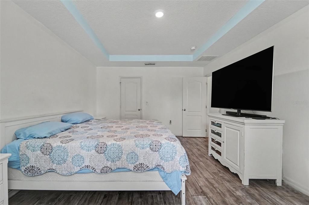 На продажу: $370,000 (3 спален, 2 ванн, 1616 Квадратных фут)