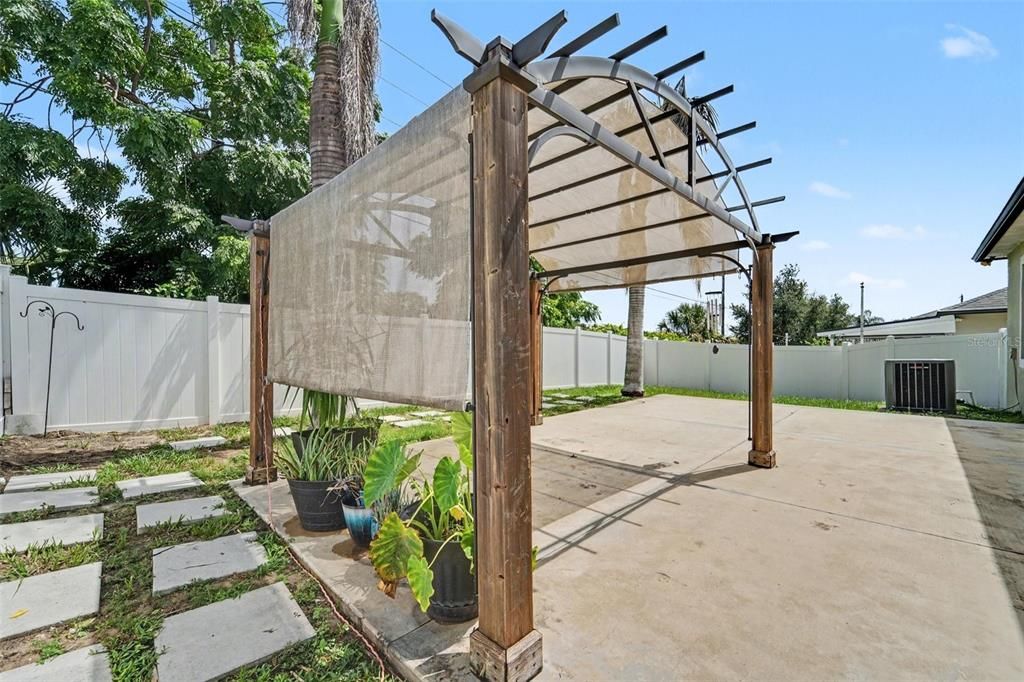 На продажу: $370,000 (3 спален, 2 ванн, 1616 Квадратных фут)