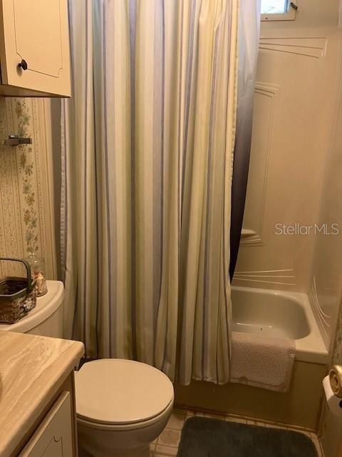 На продажу: $145,500 (2 спален, 2 ванн, 864 Квадратных фут)