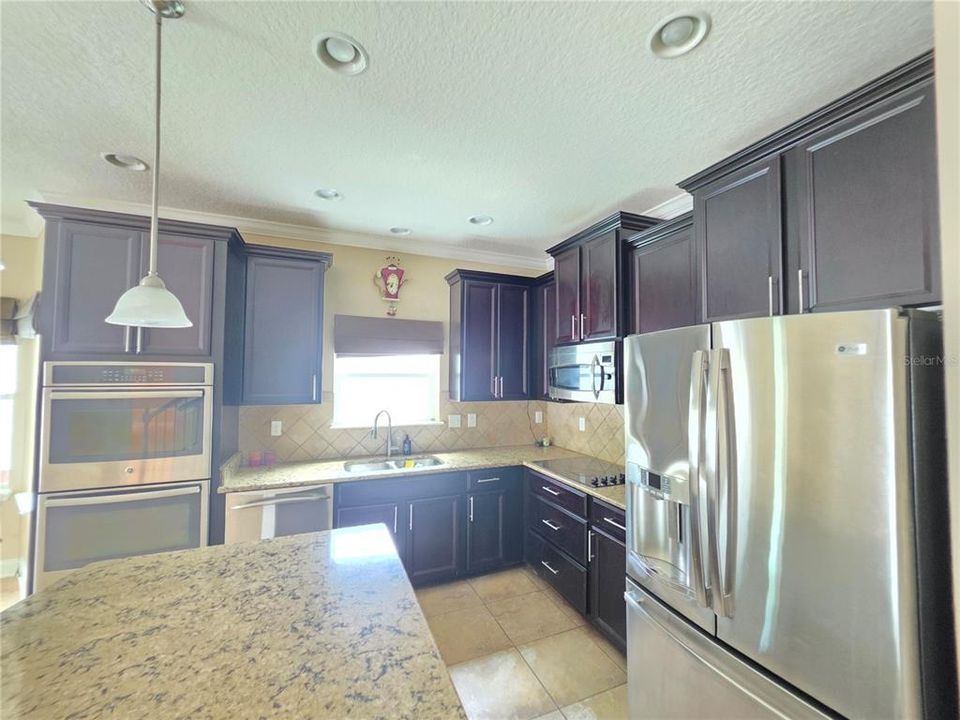 En Venta: $575,000 (4 camas, 3 baños, 2961 Pies cuadrados)