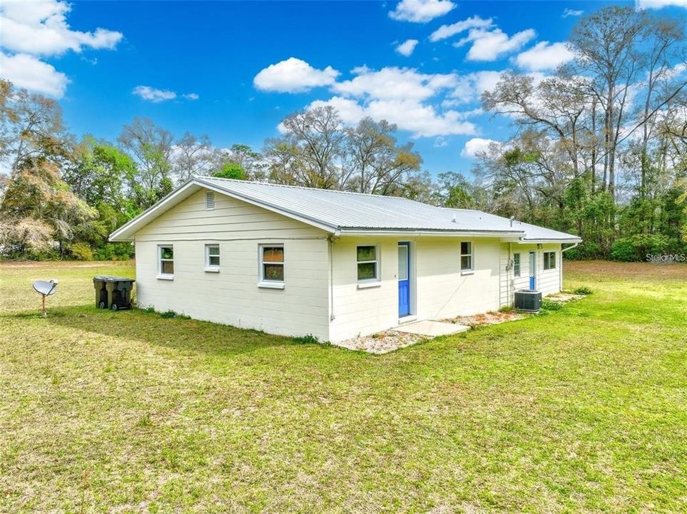 For Sale: $250,000 (3 beds, 2 baths, 1595 Square Feet)