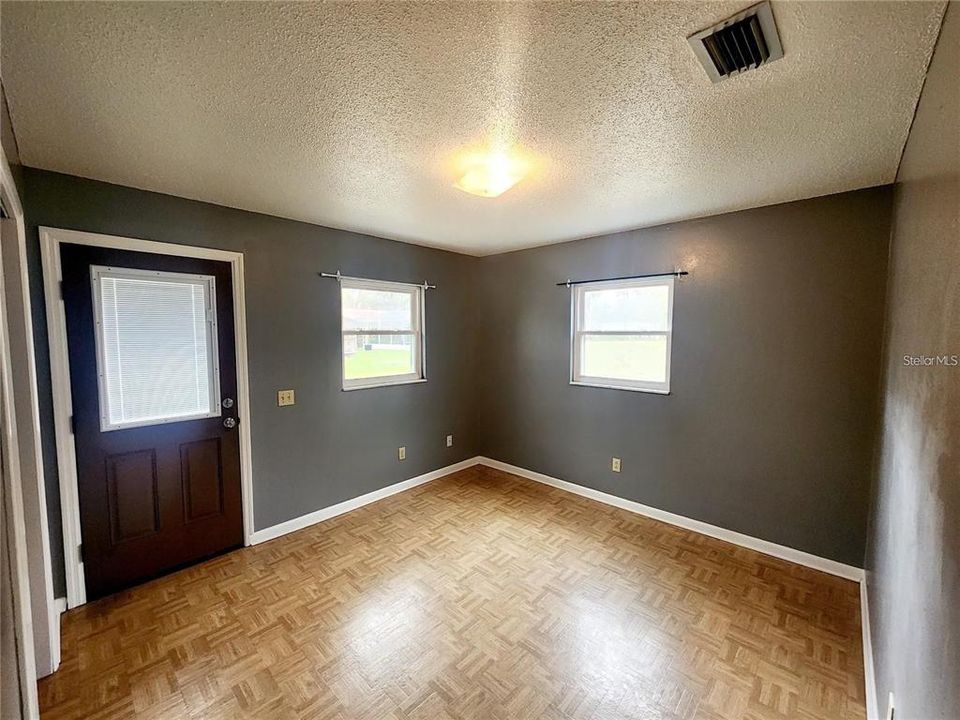 For Sale: $250,000 (3 beds, 2 baths, 1595 Square Feet)