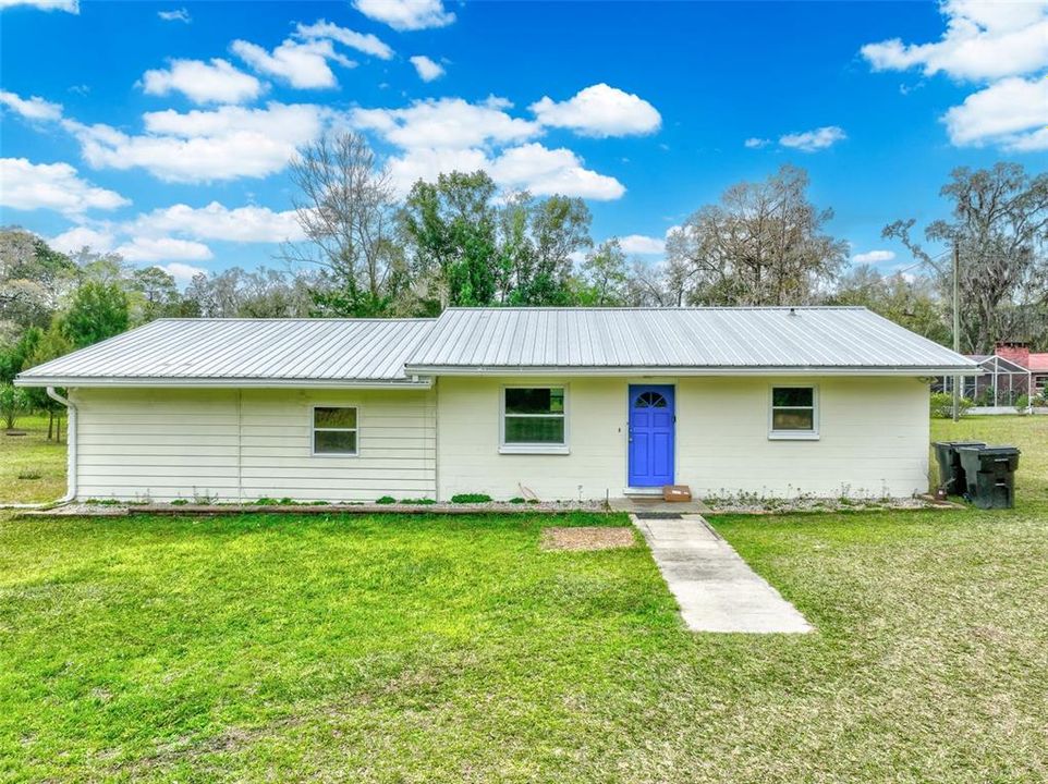 For Sale: $250,000 (3 beds, 2 baths, 1595 Square Feet)