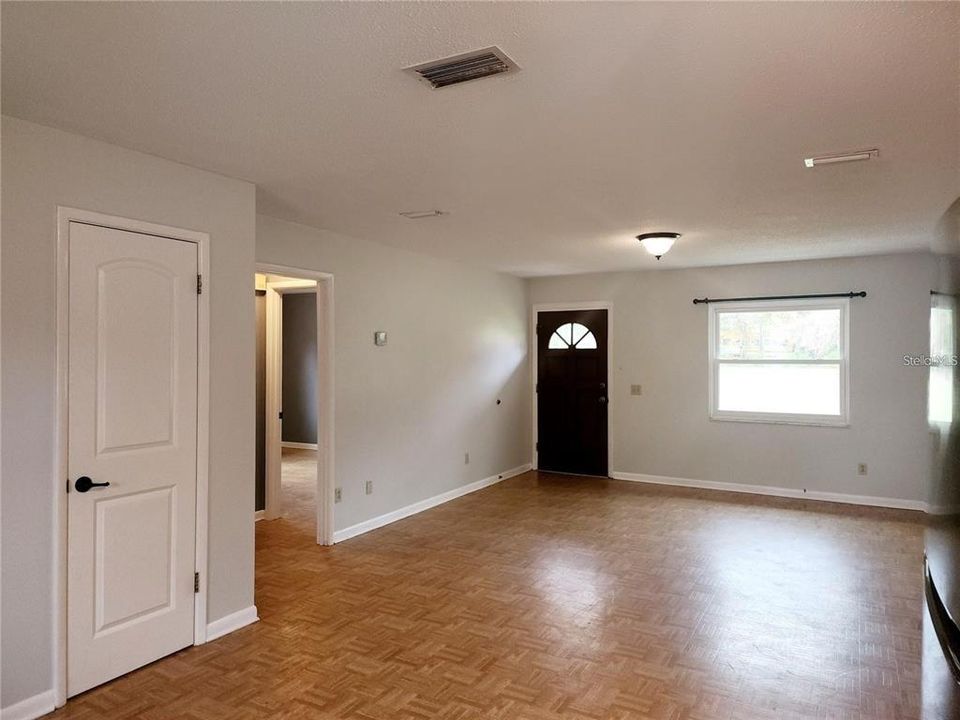For Sale: $250,000 (3 beds, 2 baths, 1595 Square Feet)
