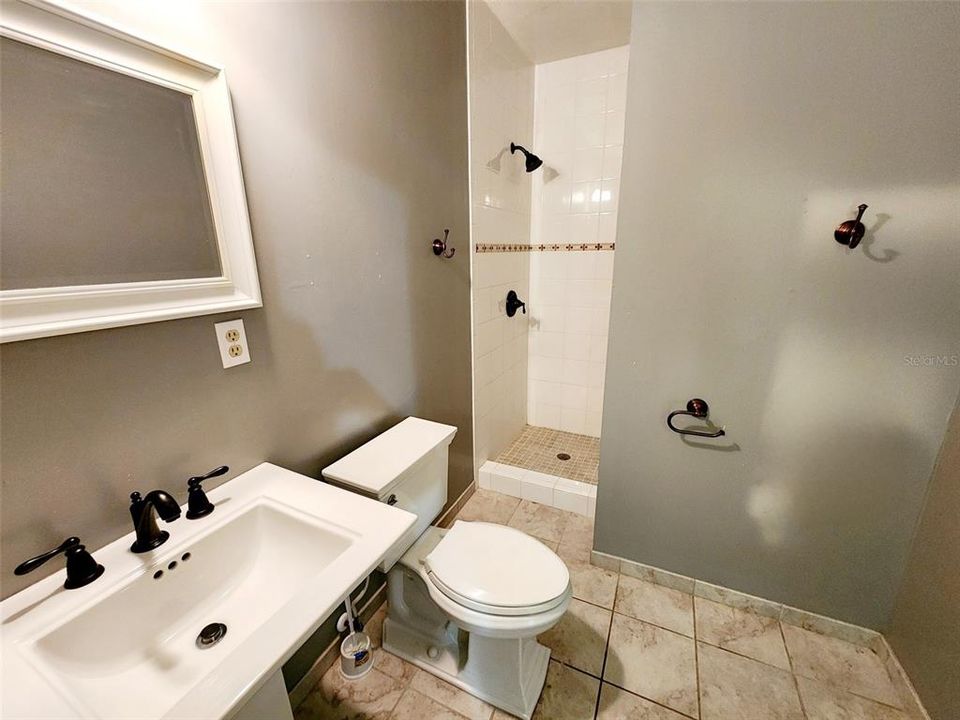 For Sale: $250,000 (3 beds, 2 baths, 1595 Square Feet)