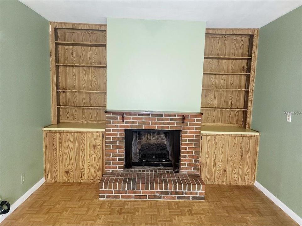 For Sale: $250,000 (3 beds, 2 baths, 1595 Square Feet)