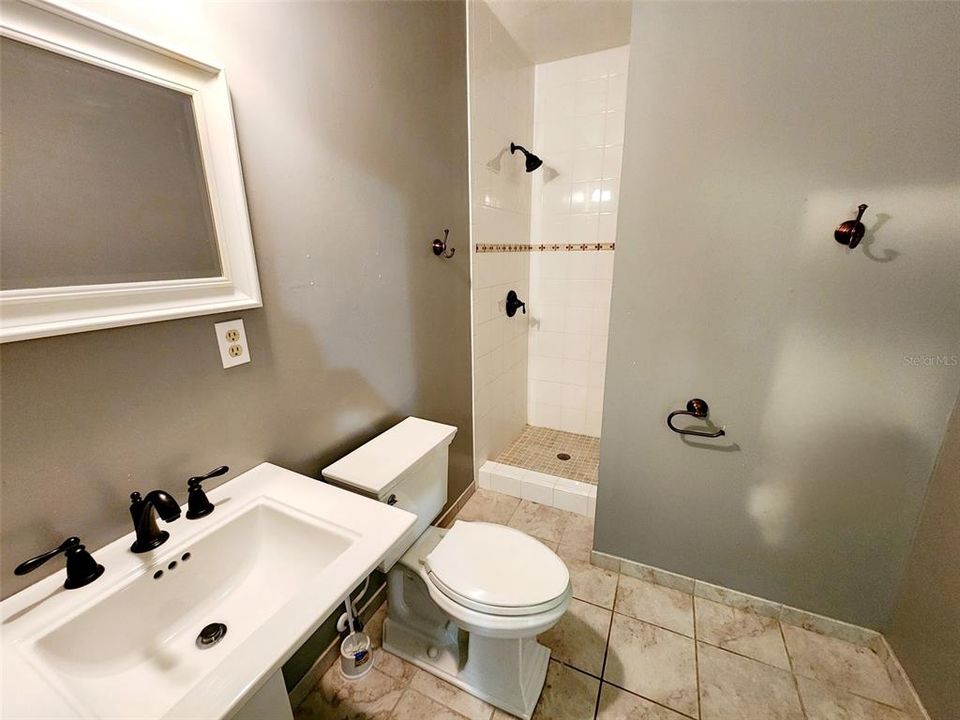 For Sale: $250,000 (3 beds, 2 baths, 1595 Square Feet)