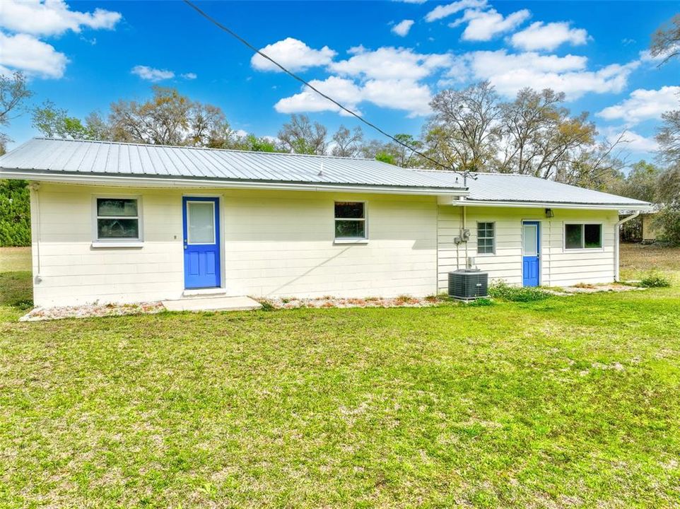 For Sale: $250,000 (3 beds, 2 baths, 1595 Square Feet)