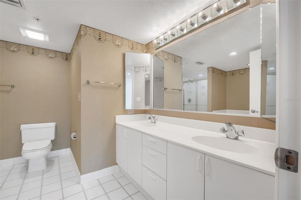 For Sale: $260,000 (3 beds, 3 baths, 1715 Square Feet)