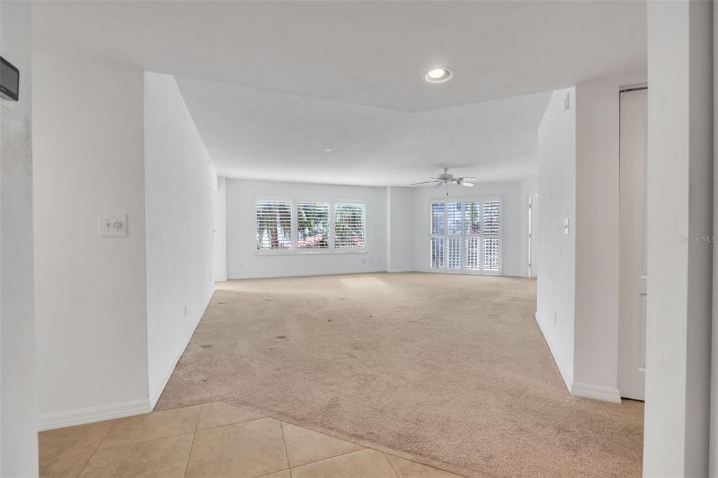 For Sale: $260,000 (3 beds, 3 baths, 1715 Square Feet)