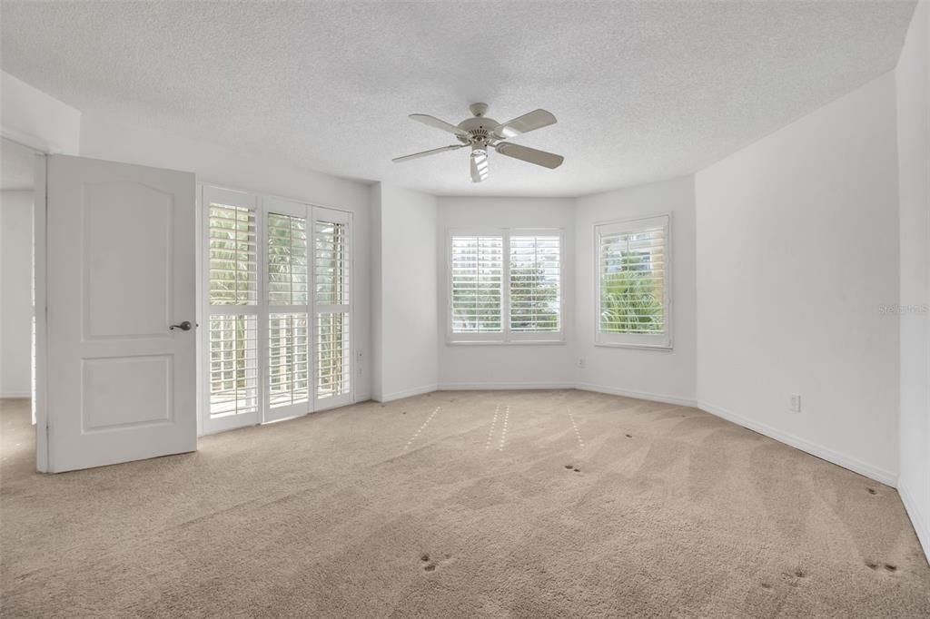 For Sale: $260,000 (3 beds, 3 baths, 1715 Square Feet)