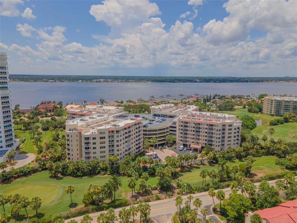 For Sale: $260,000 (3 beds, 3 baths, 1715 Square Feet)
