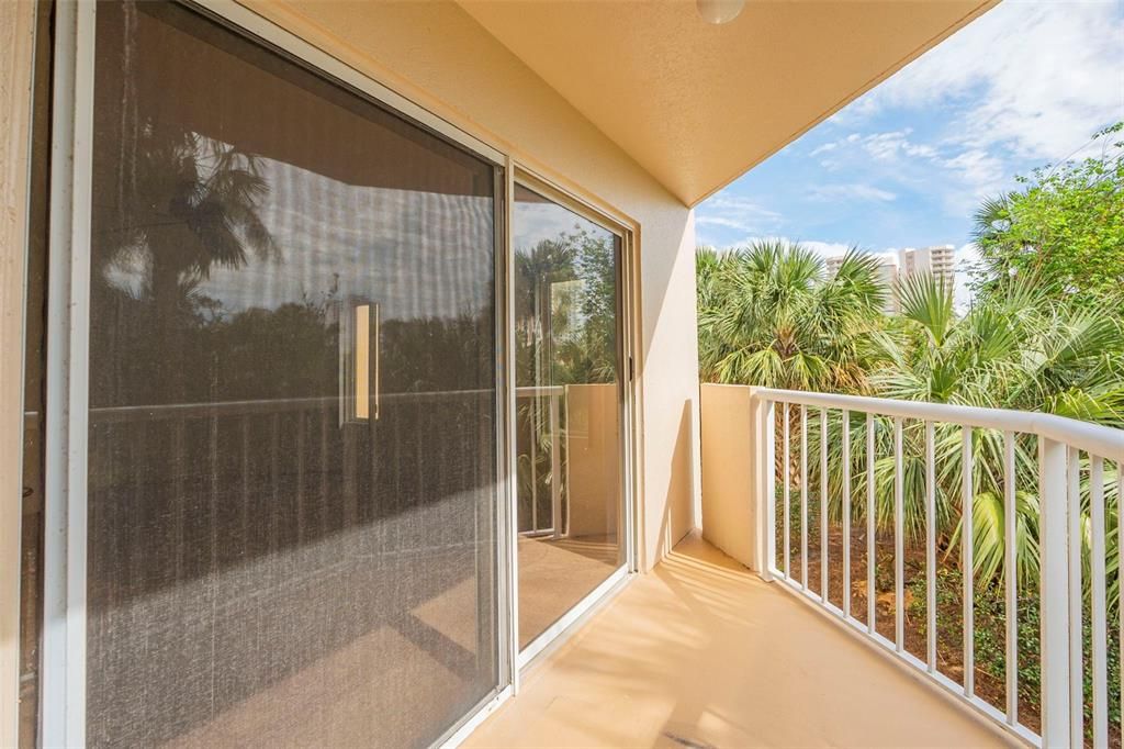 For Sale: $260,000 (3 beds, 3 baths, 1715 Square Feet)