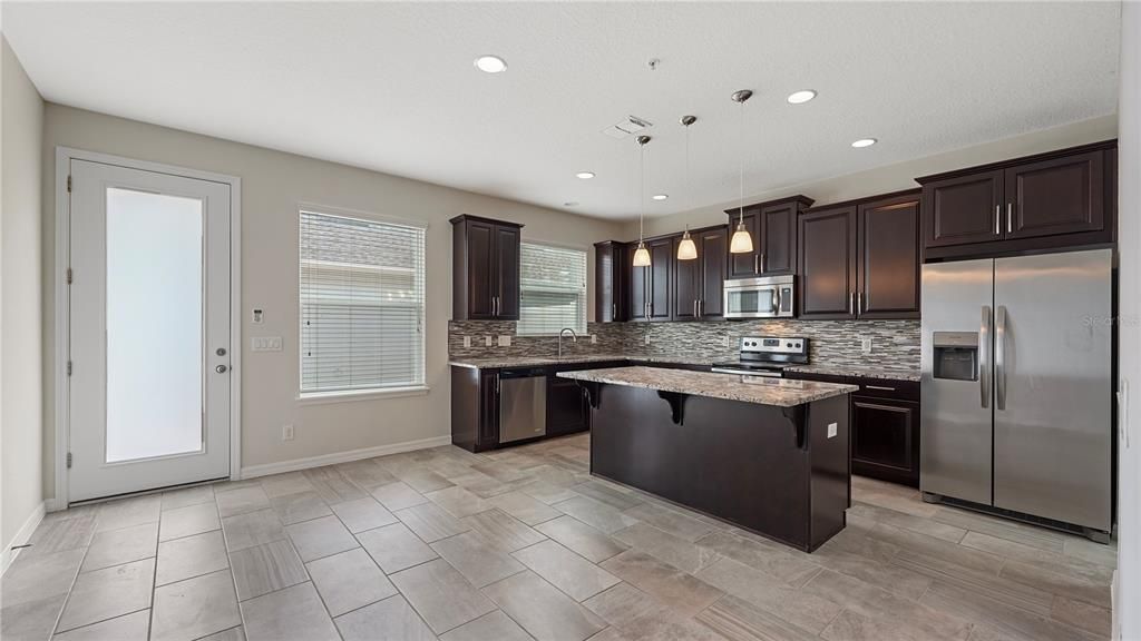 For Rent: $2,650 (3 beds, 2 baths, 1544 Square Feet)