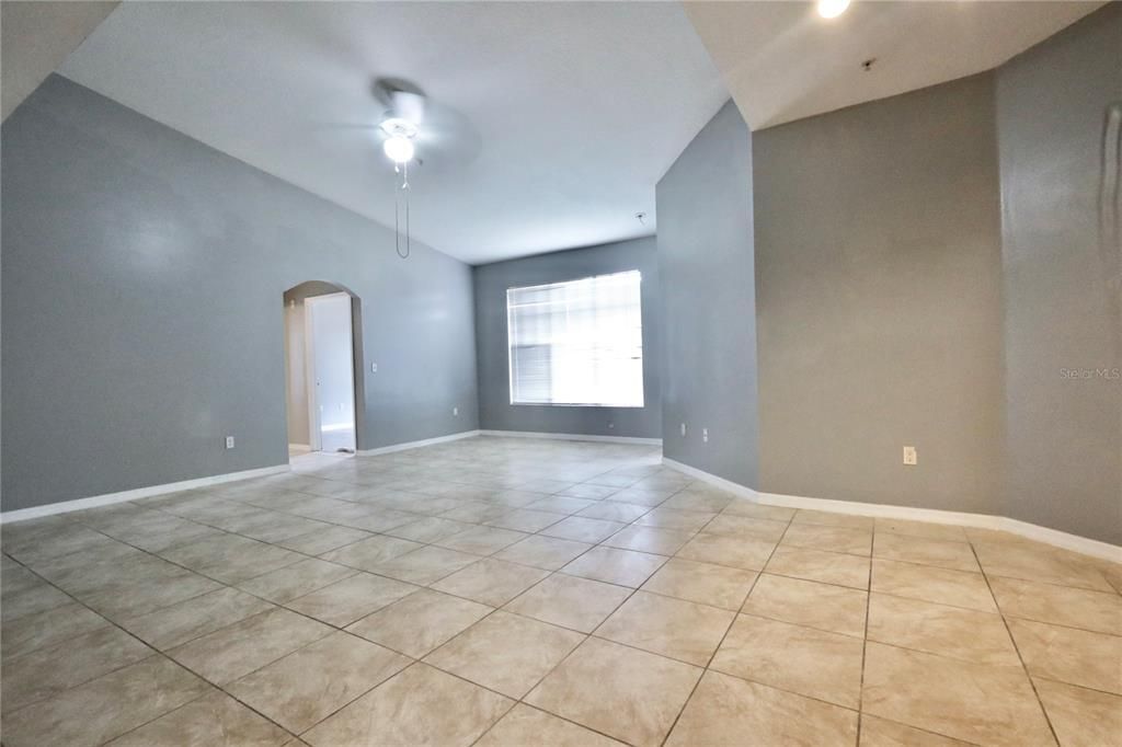 На продажу: $225,000 (3 спален, 2 ванн, 1362 Квадратных фут)