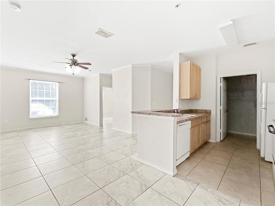 For Rent: $1,595 (2 beds, 2 baths, 1045 Square Feet)