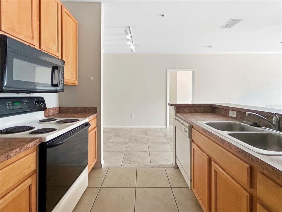 For Rent: $1,595 (2 beds, 2 baths, 1045 Square Feet)