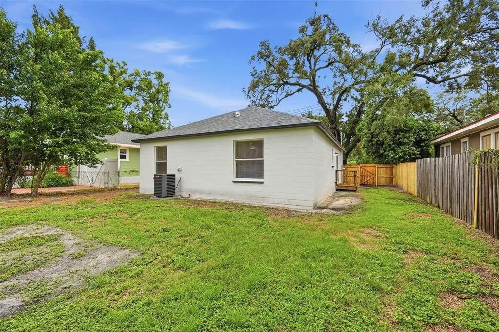 Active With Contract: $389,999 (3 beds, 2 baths, 1200 Square Feet)