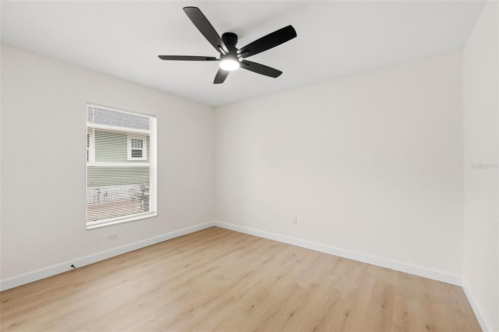 Active With Contract: $389,999 (3 beds, 2 baths, 1200 Square Feet)