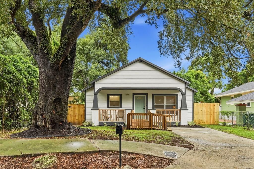 Active With Contract: $389,999 (3 beds, 2 baths, 1200 Square Feet)
