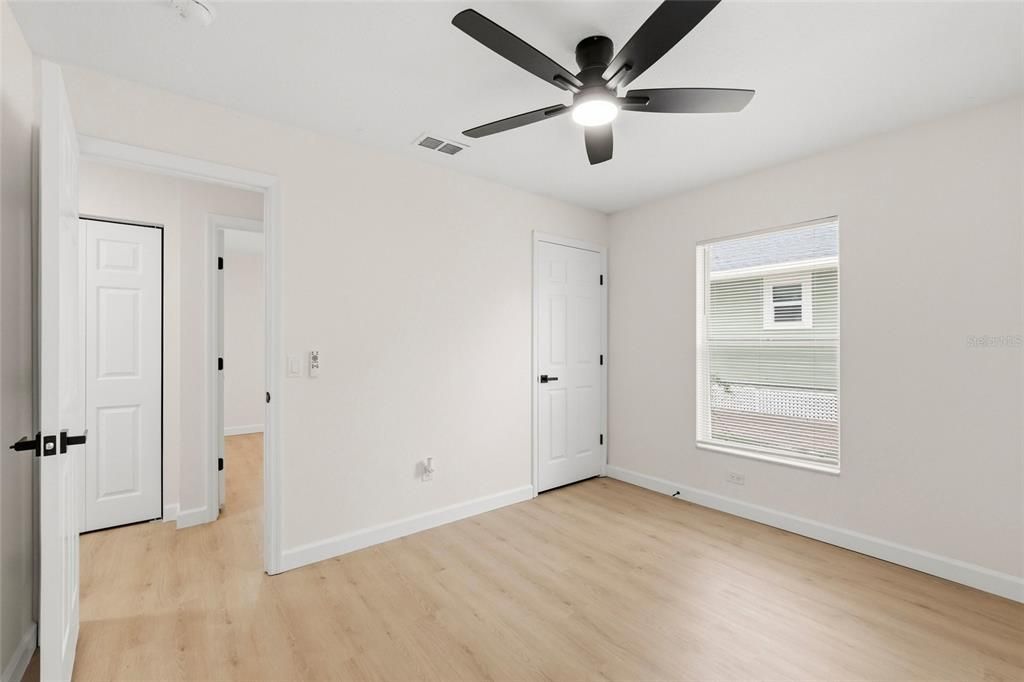 Active With Contract: $389,999 (3 beds, 2 baths, 1200 Square Feet)