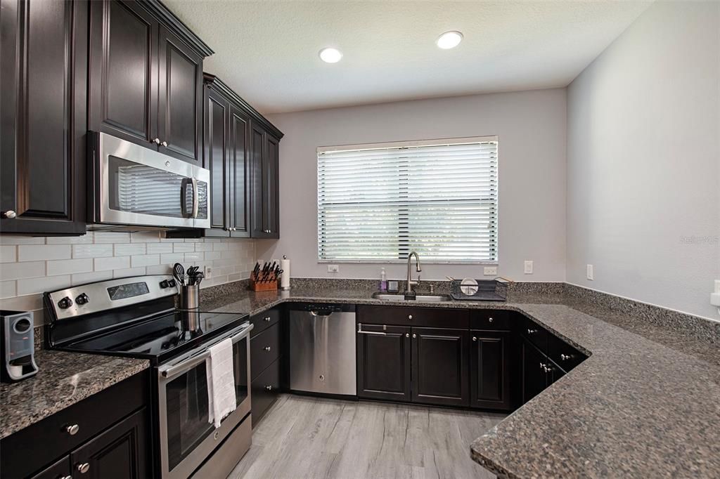 For Rent: $2,650 (3 beds, 2 baths, 1853 Square Feet)