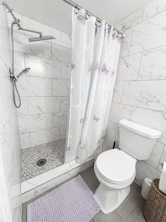 For Sale: $299,999 (3 beds, 2 baths, 1065 Square Feet)