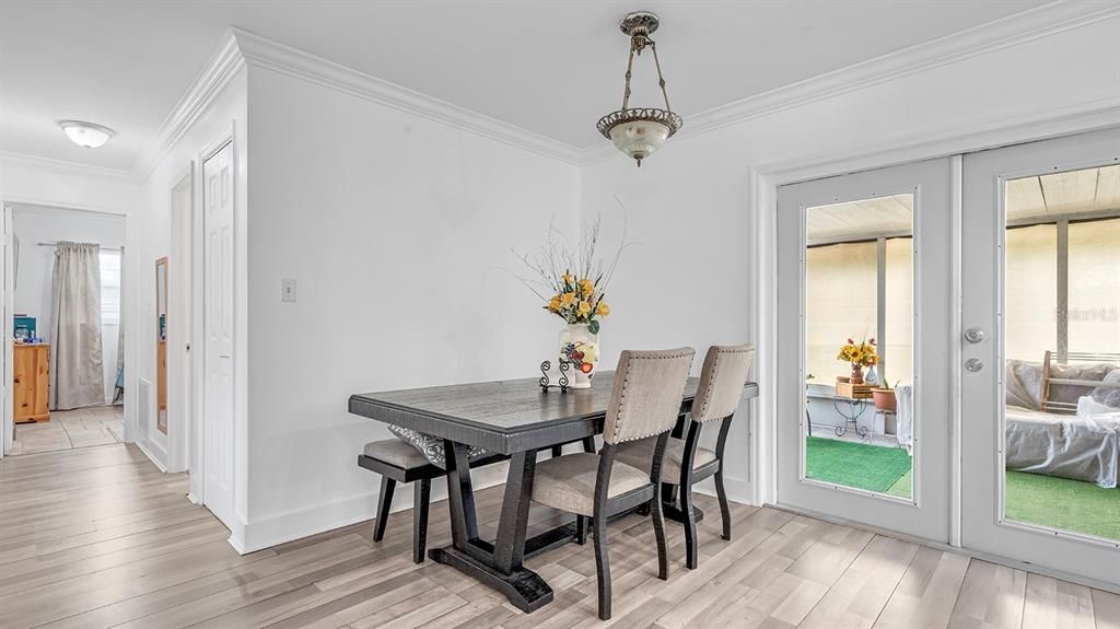 For Sale: $299,999 (3 beds, 2 baths, 1065 Square Feet)