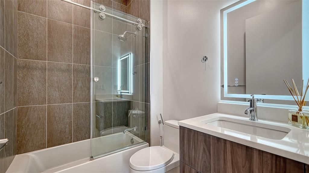 В аренду: $5,500 (2 спален, 2 ванн, 1122 Квадратных фут)