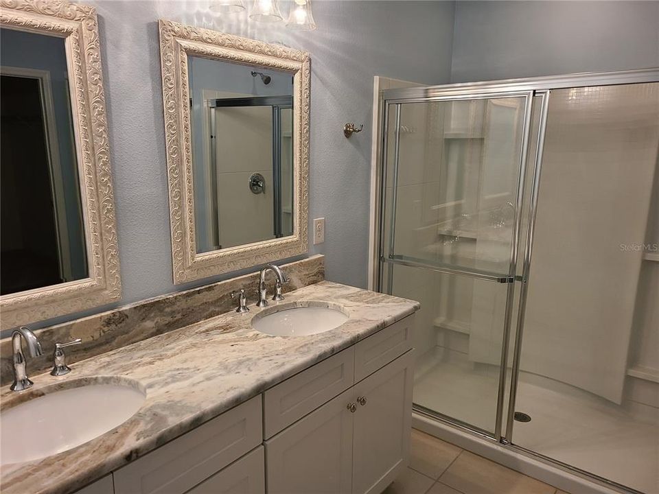 For Rent: $2,475 (4 beds, 2 baths, 1846 Square Feet)