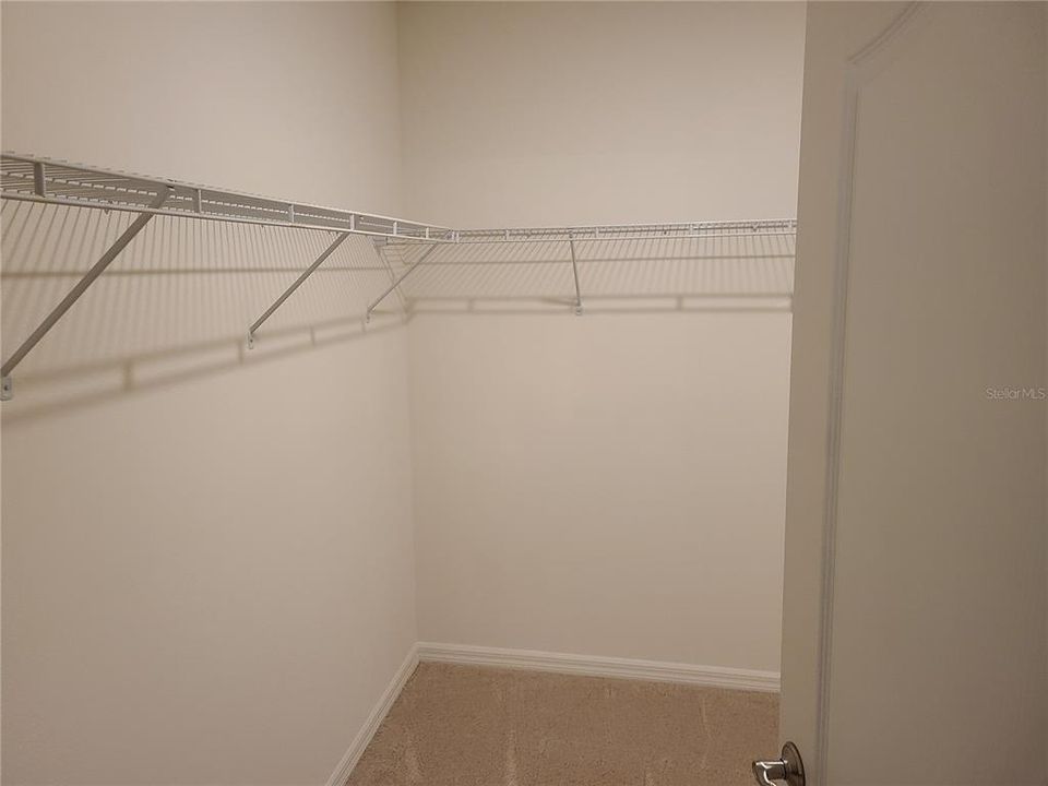 For Rent: $2,475 (4 beds, 2 baths, 1846 Square Feet)